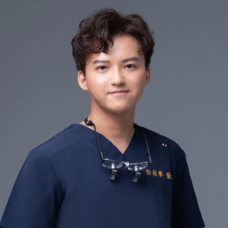 許庭睿 醫師